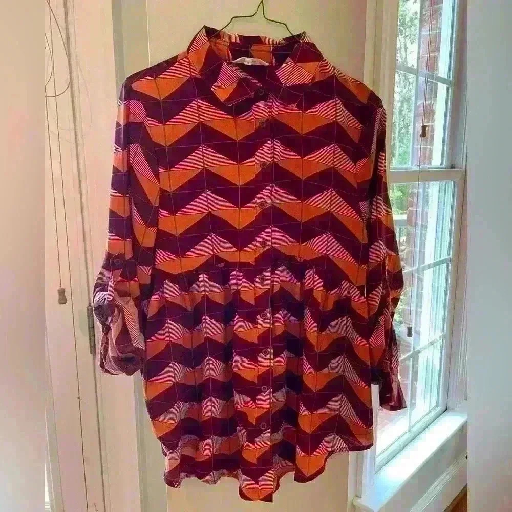 Entro Blouse Size Small Flowy Button Up Longer Blouse
